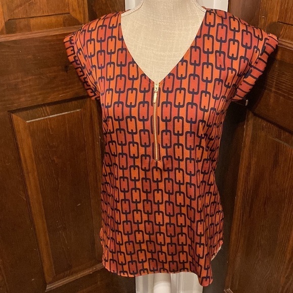 Express capped sleeve blouse. - Picture 2 of 8